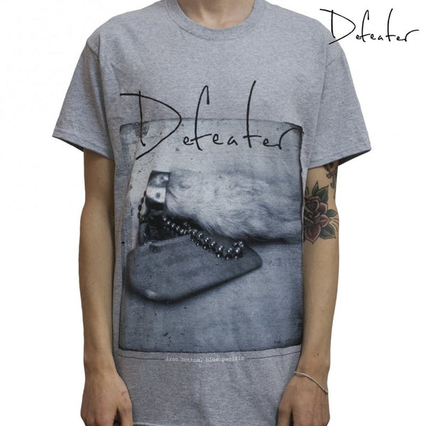 【お取り寄せ】Defeater / デフィーター - Rabbit Foot Tシャツ(グレー)