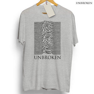【お取り寄せ】Unbroken / アンブロークン - UNKNOWN Tシャツ(グレー)