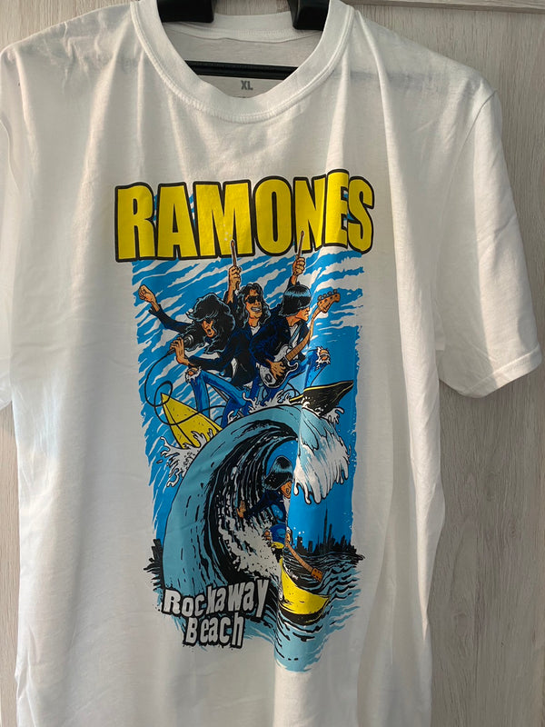 【お取り寄せ】Ramones / ラモーンズ - ROCKAWAY BEACH Tシャツ (ホワイト)
